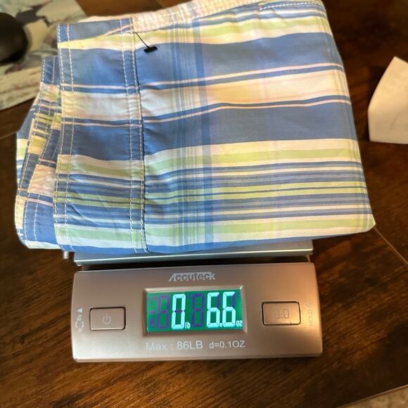 vineyard vines plaid board shorts size 40 - Picture 7 of 7